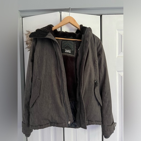 TNA The Summit Parka - Picture 1 of 4